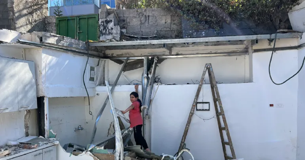 هدم منزلين ذاتيا في حي السويح بسلوان